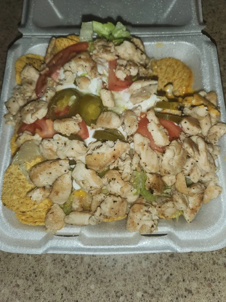 Supreme Chicken Nachos